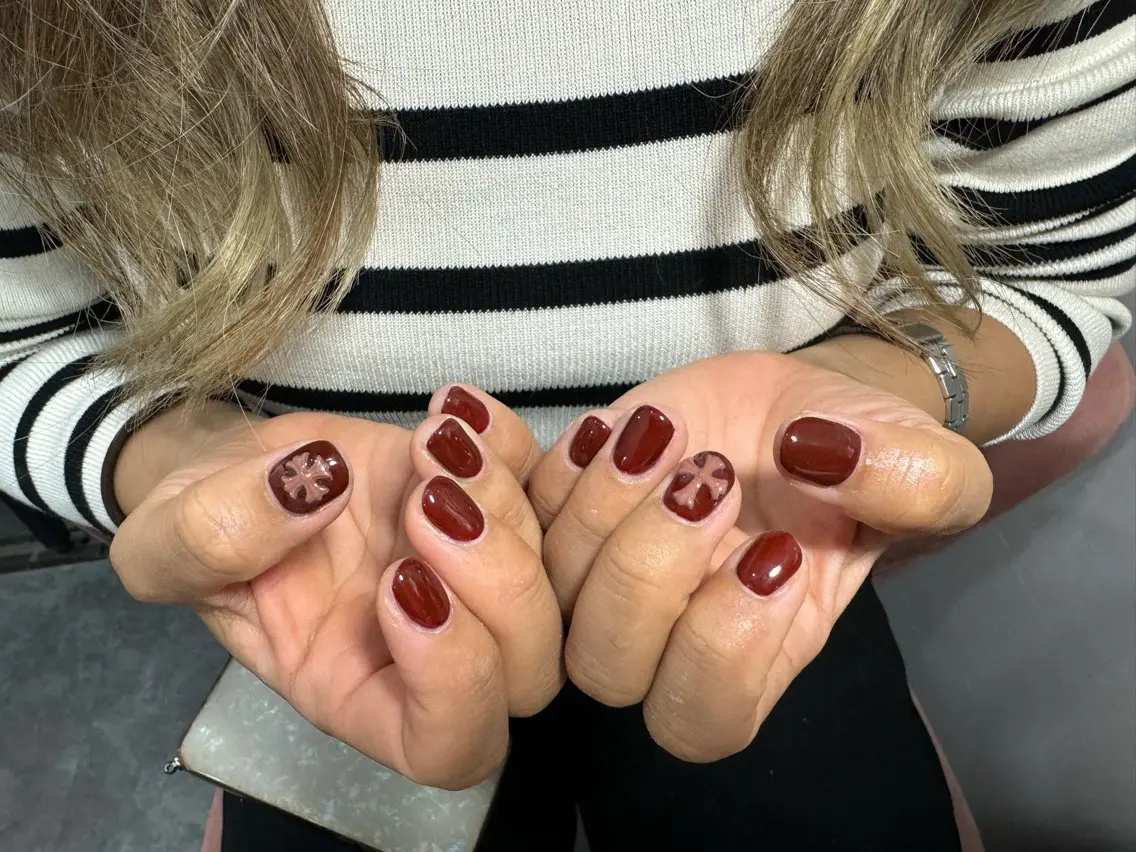 ネイル LAVISH 大和店 emi・:*+のネイルデザイン