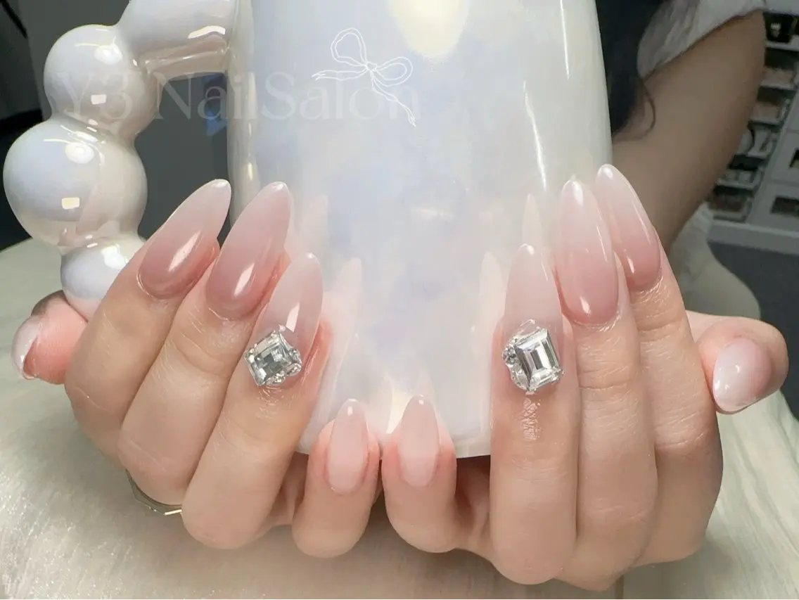ネイル アートネイル 長さ出し ゴージャス キラキラネイル ミラーネイル ハンドネイル Y3 NailSalonのネイルデザイン