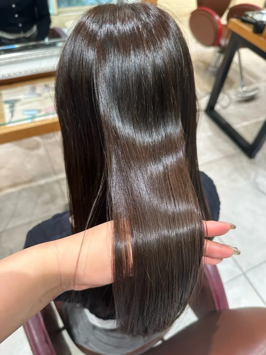 ロング ヘアカラー 市沢 光花のヘアスタイル
