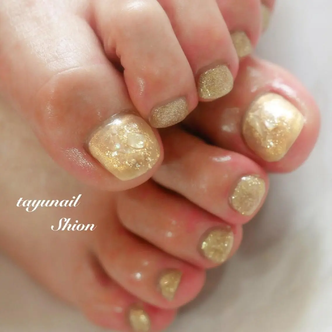 ネイル アートネイル ブルー フットネイル ジェルネイル ゴールド ネイルサロン 【たゆnail】のネイルデザイン