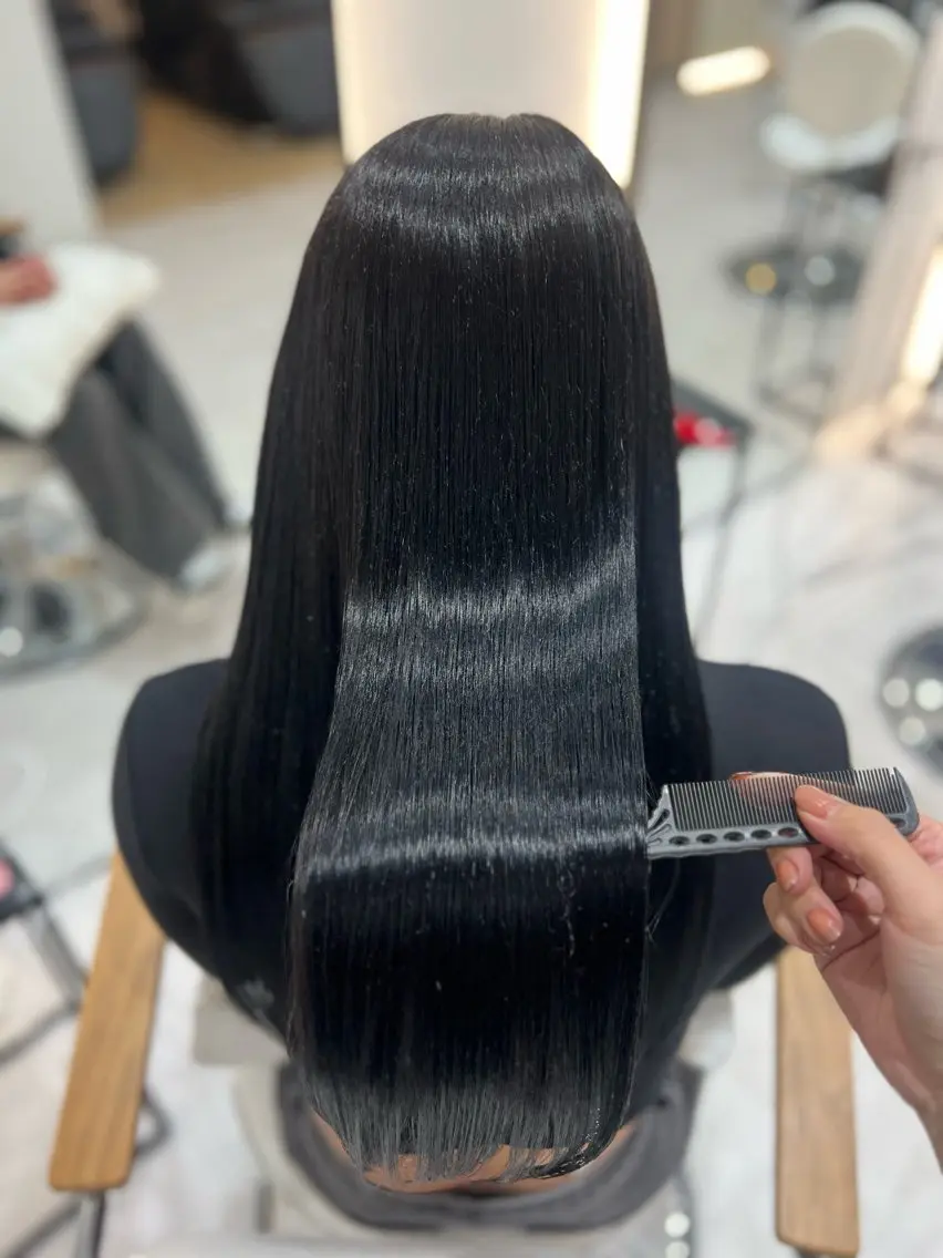 ロング カラー Zina aimiのヘアスタイル
