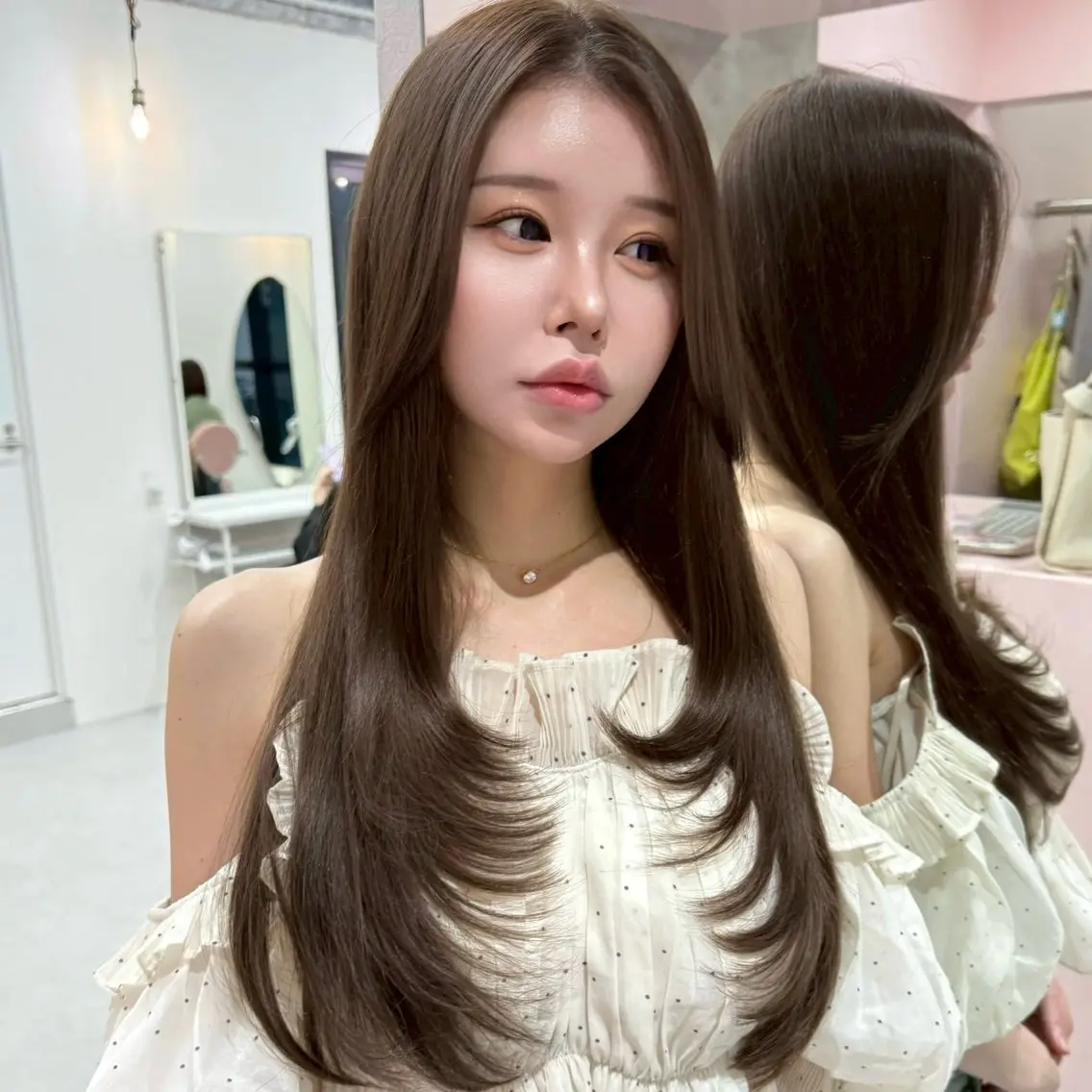 ロング 韓国風ヘア レイヤーカット ロング カット ヘアカラー 縮毛矯正 トリートメント 🤍髪質改善 🤍透明感カラー🤍のヘアスタイル
