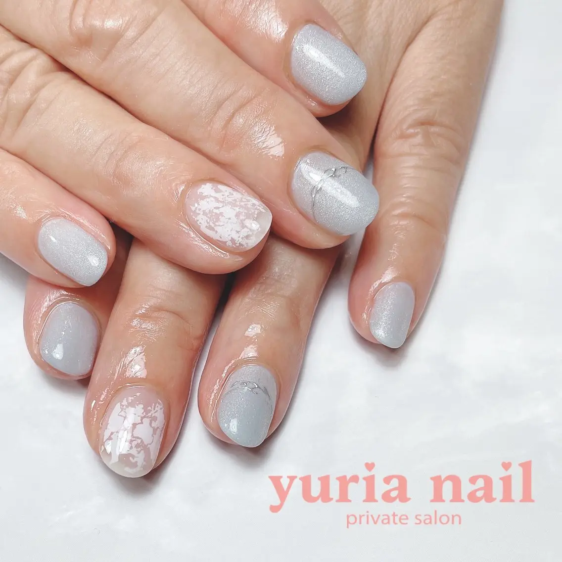 ネイル ブルー ジェルネイル ニュアンスネイル ホワイト ハンドネイル 小林 ゆりあのネイルデザイン