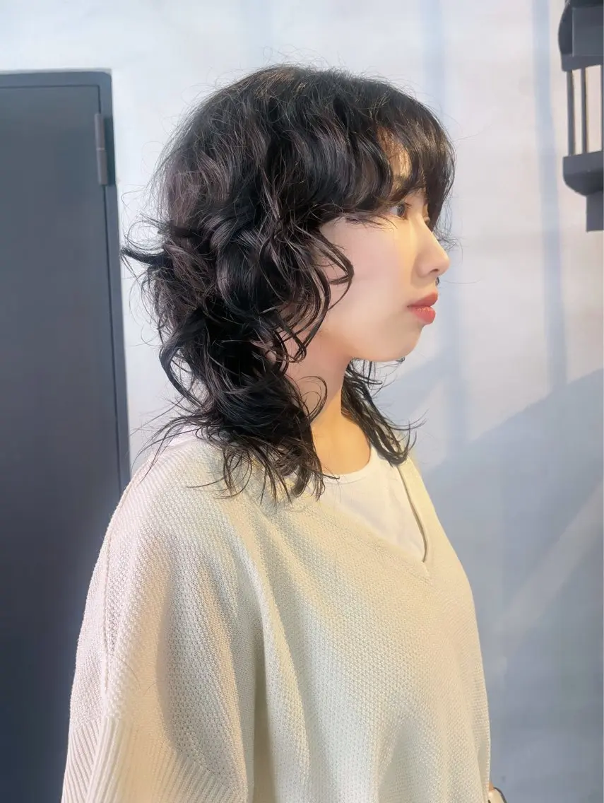 セミロング セミロングパーマ ウルフカット カット パーマ 柏 ウルフ/レイヤー 田中佐和🐺のヘアスタイル