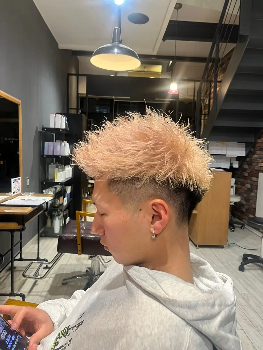 カラー メンズ メンズパーマ ブロンド ホワイトブロンド ヘアカラー 🫧鈴木ちゃん🫧 似合わせ×個性のヘアスタイル