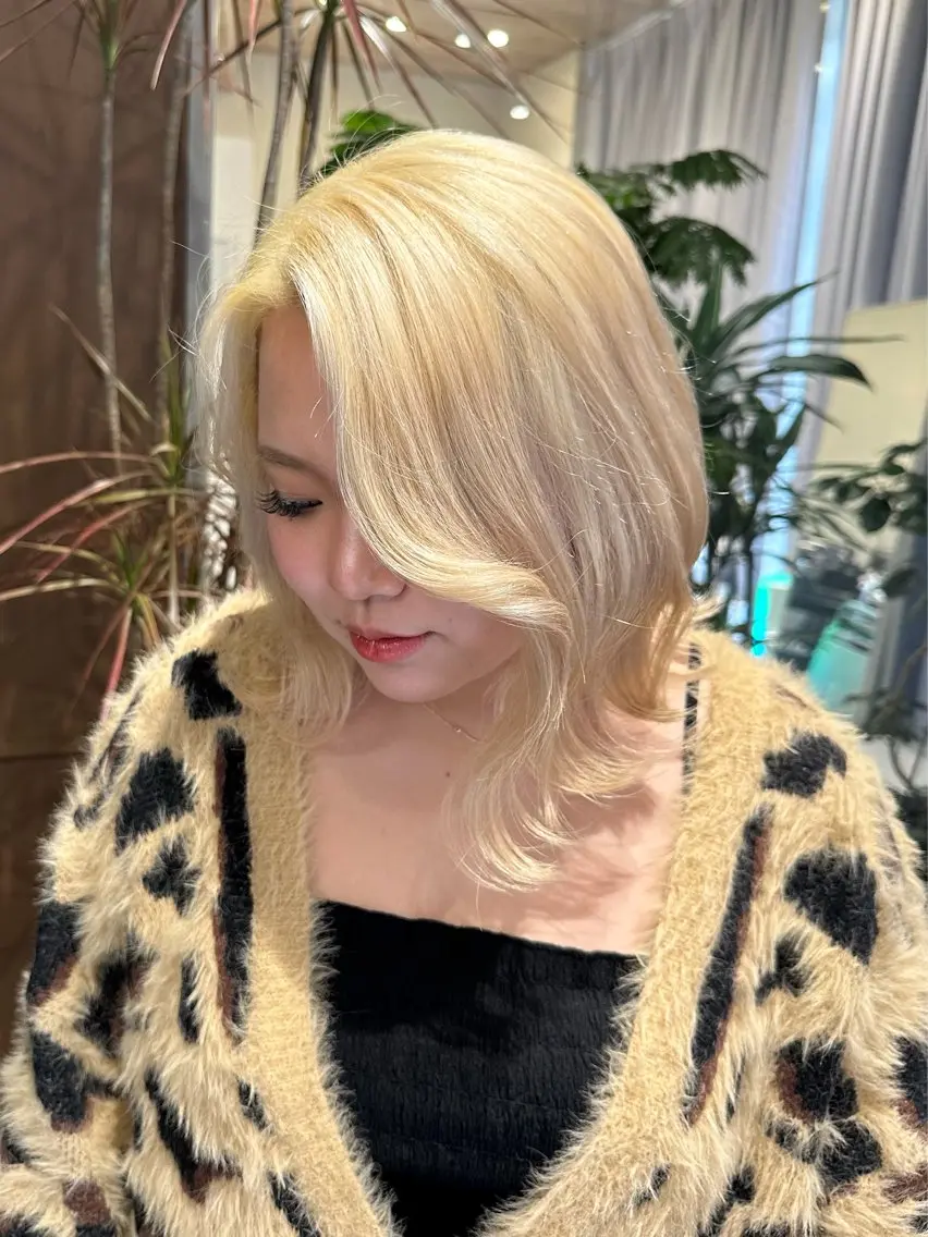 ミディアム カラー 抜きっぱなしブロンド ブロンド ヘアカラー トリートメント 💋ハイトーンデザイ ンヘア💋A'nyuのヘアスタイル