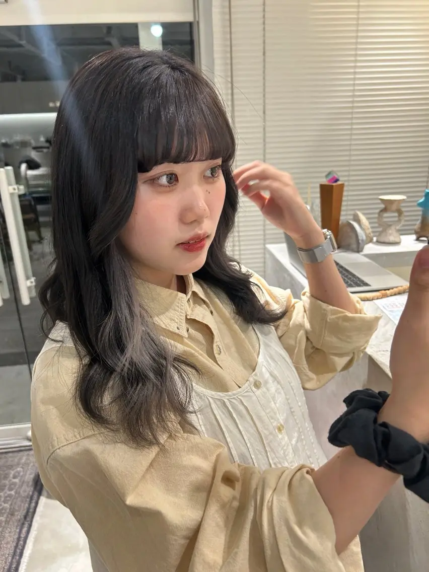 インナーカラーorイヤリングカラー⭐️24歳以下限定の写真