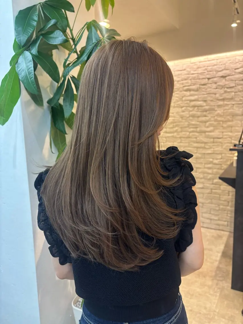ロング カラー カット ヘアカラー トリートメント Ｖｉｏｔ  銀座 樋口 桃佳のヘアスタイル