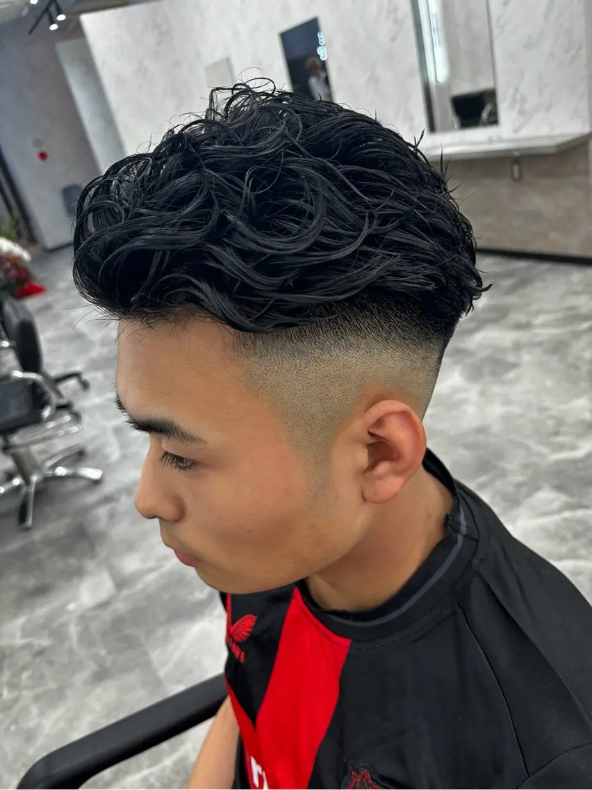 メンズ フェードカット メンズパーマ スキンフェード 💫メンズカット💫 Natsukiのヘアスタイル