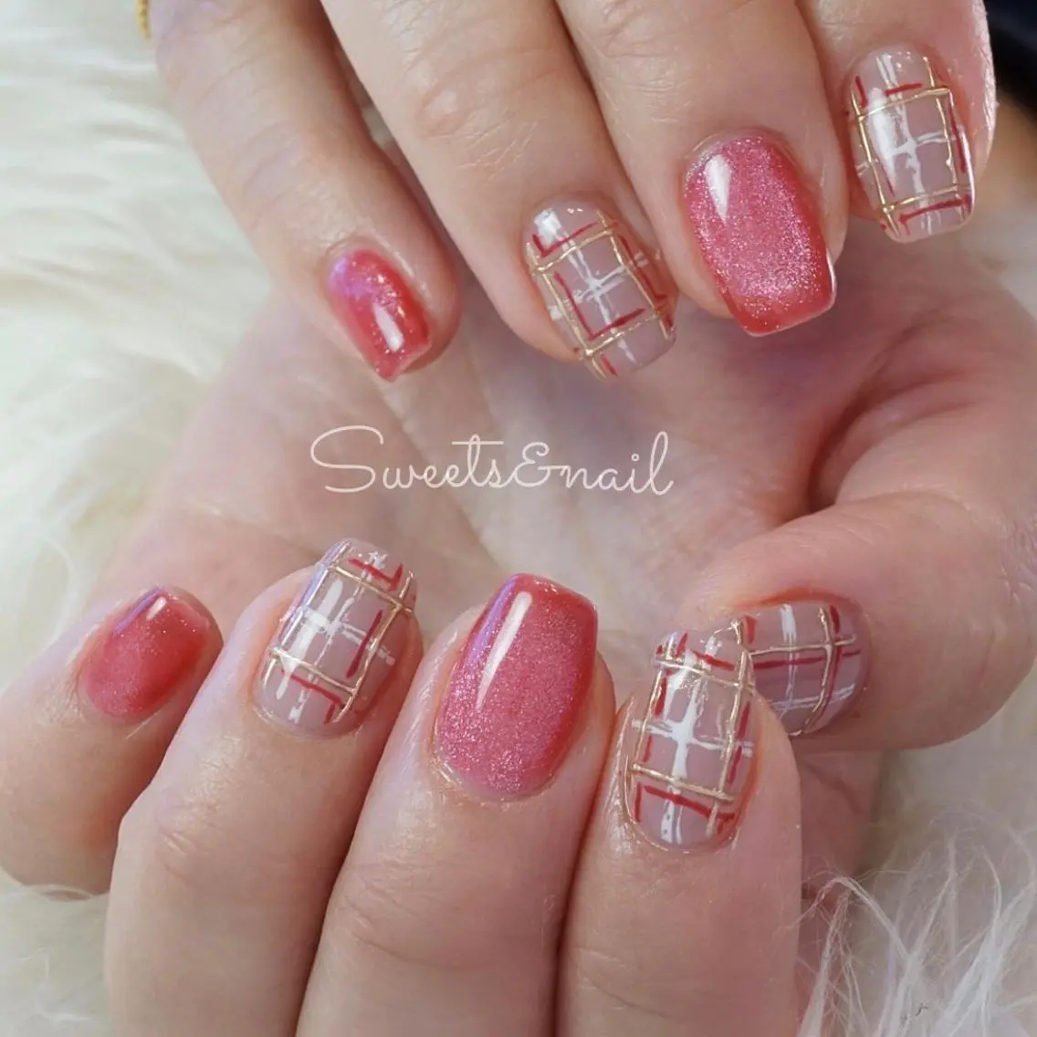 ネイル キラキラネイル マグネットネイル 赤色 冬ネイル クリスマス Sweets& nail みなこのネイルデザイン