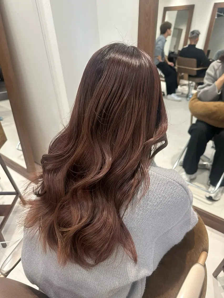 ロング 透け感/ベージュ カラー/tuburaのヘアスタイル