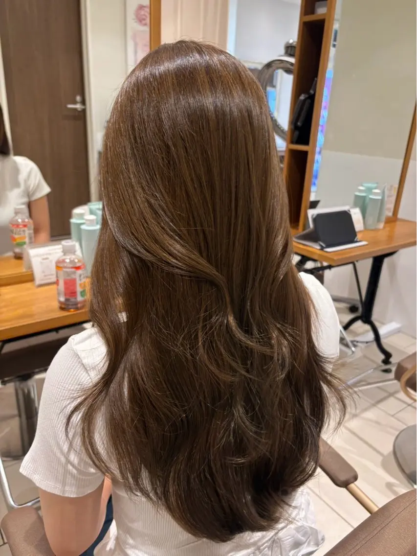 カラー ヘアカラー 韓国風レイヤー& 透明感カラー🎧のヘアスタイル