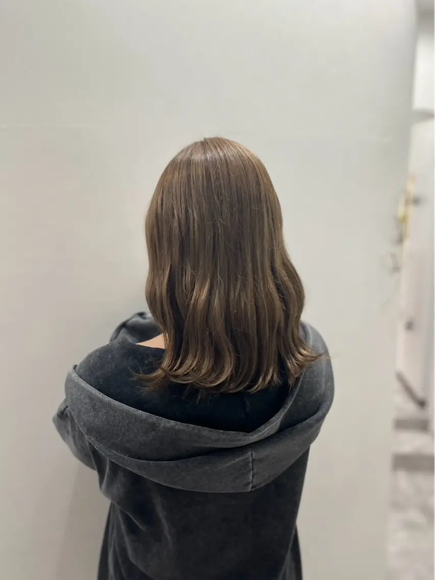 ミディアム カラー 透明感カラー グレージュ オリーブグレージュ オリーブグレー ヘアカラー SHIAN 🧚‍♂️らんかのヘアスタイル