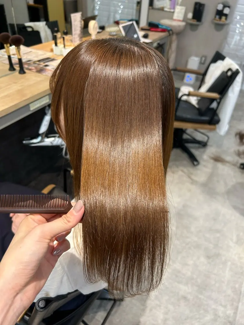 セミロング パーマ 髪質改善 ストレートパーマ カット 縮毛矯正 トリートメント hubhair レイヤー/透明感のヘアスタイル