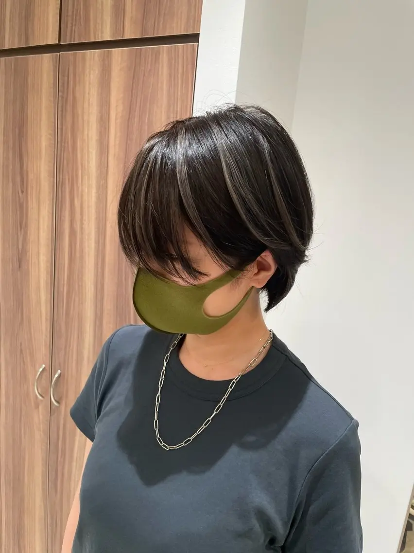 ショート カラー ハイライトカラー ハイライト ヘアカラー 🇰🇷韓国ヘア★ 副店長.쿠리타⭐︎のヘアスタイル