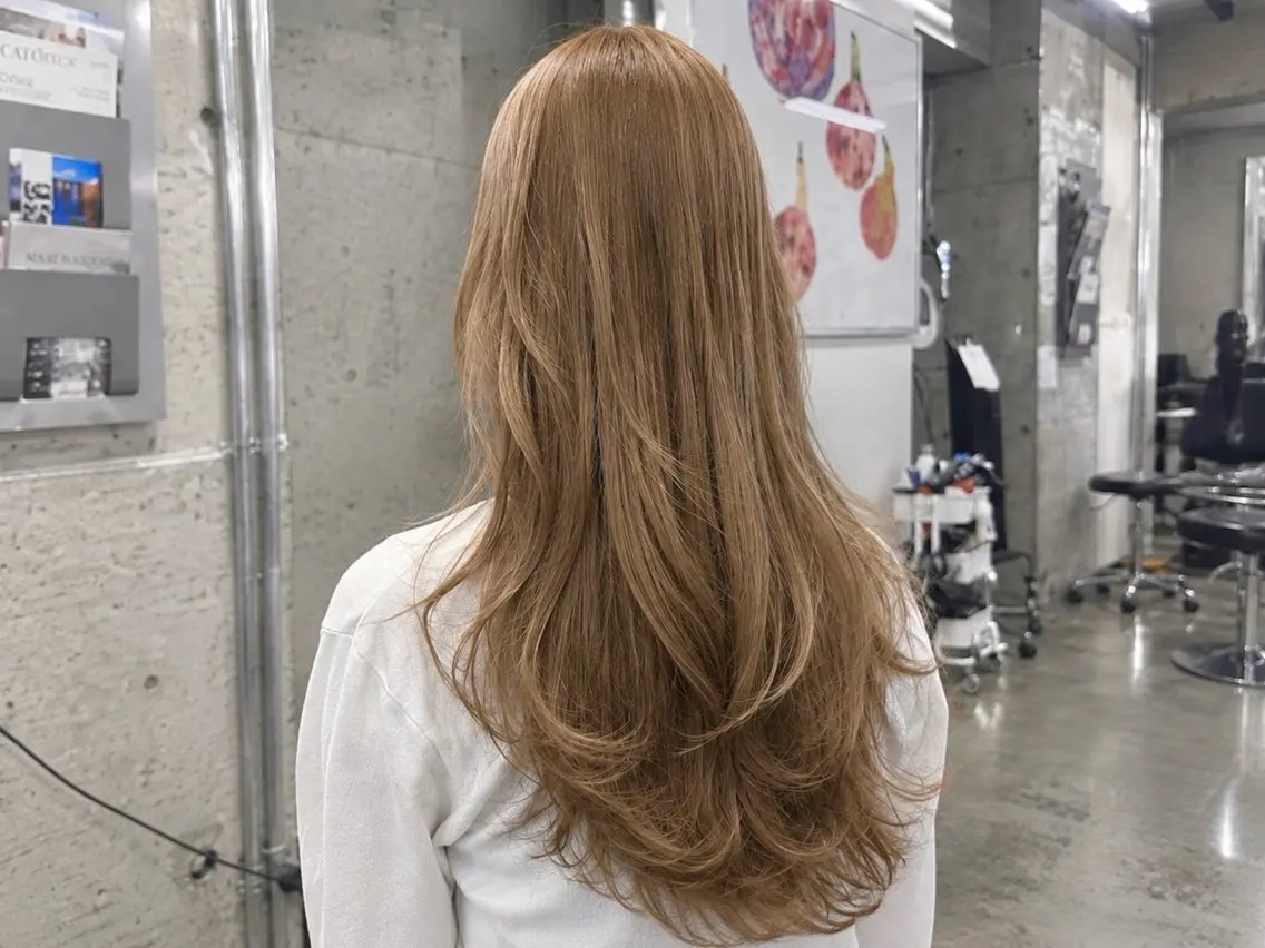 ロング カラー ロングレイヤー レイヤーカット ロング まひろ カットモデル募集中のヘアスタイル
