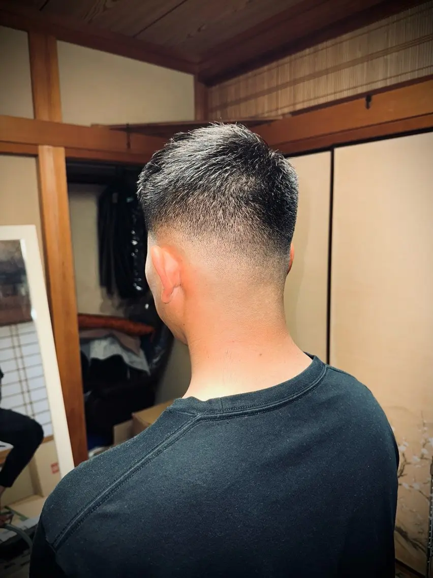 ショート メンズ 岩本 文太のヘアスタイル