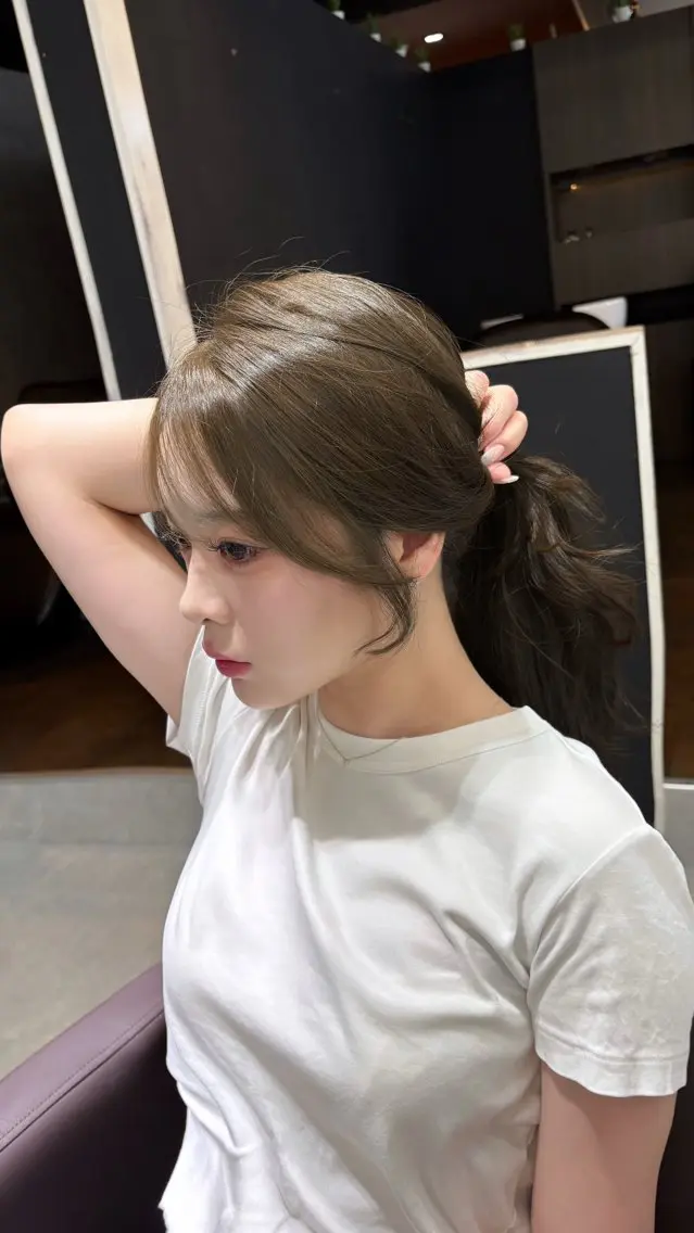 セミロング 顔周りカット 小顔カット カット ヘアカラー トリートメント あい❤︎ /韓国巻き/レイヤーのヘアスタイル
