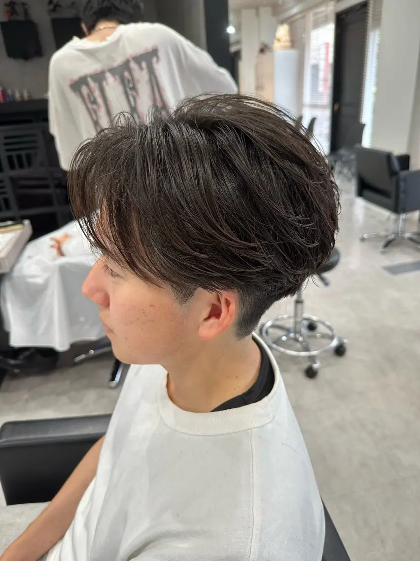 ショート パーマ メンズ フェザーパーマ メンズパーマ カット パーマ ユウ🪄 パーマ指名No1のヘアスタイル