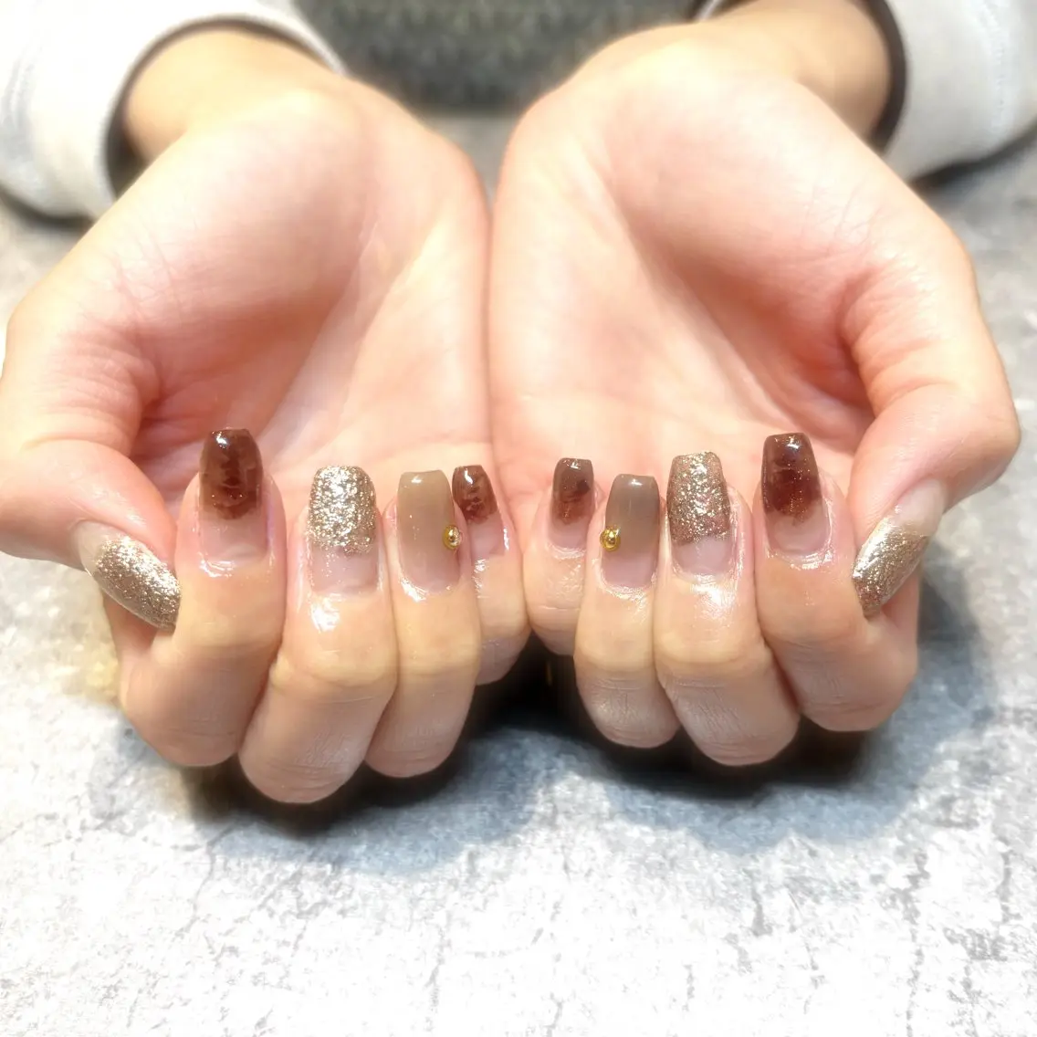 ネイル ニュアンスネイル スクエアネイル ハンドネイル りな 🐵🍌💅のネイルデザイン