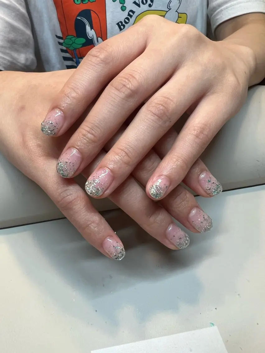 ラメグラデーションネイル💅(オフあり)の写真