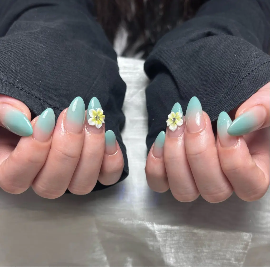 ネイル ハンドネイル moon nailsのネイルデザイン
