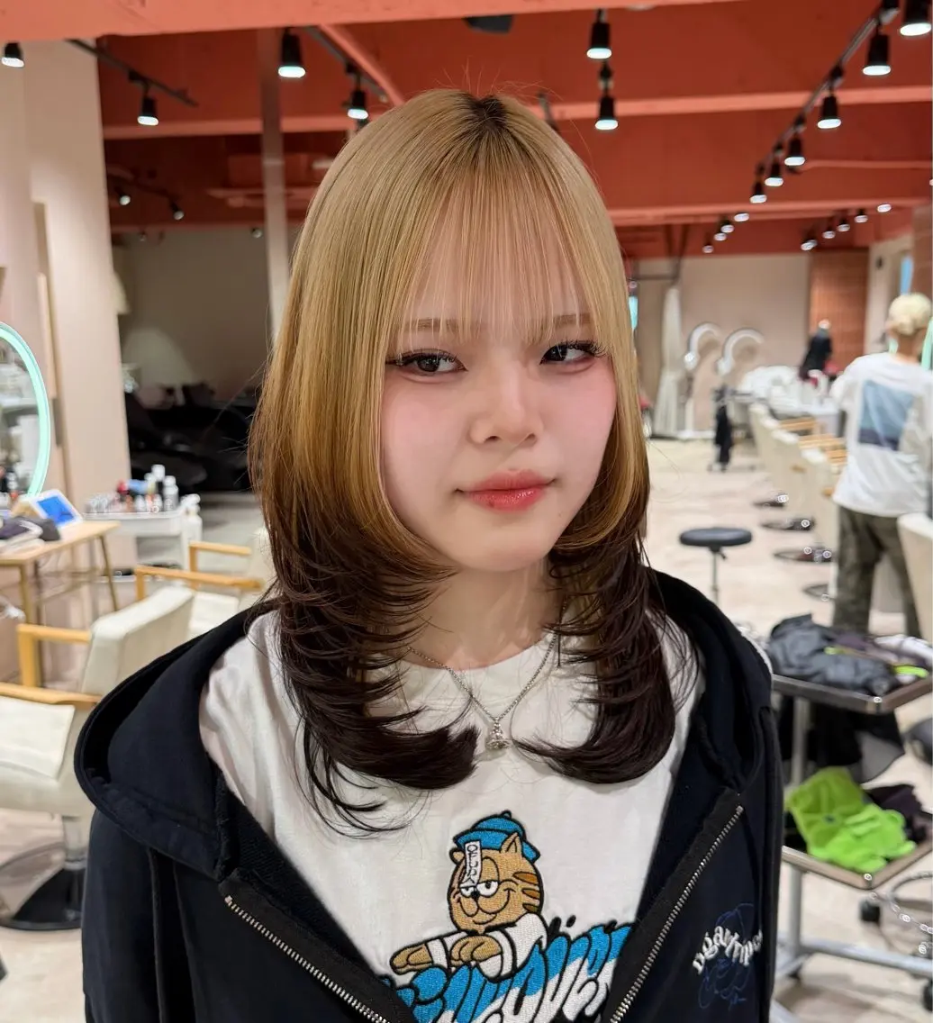 セミロング ヘアカラー アオイ🎵🩶/ ZEST bis⭐️のヘアスタイル