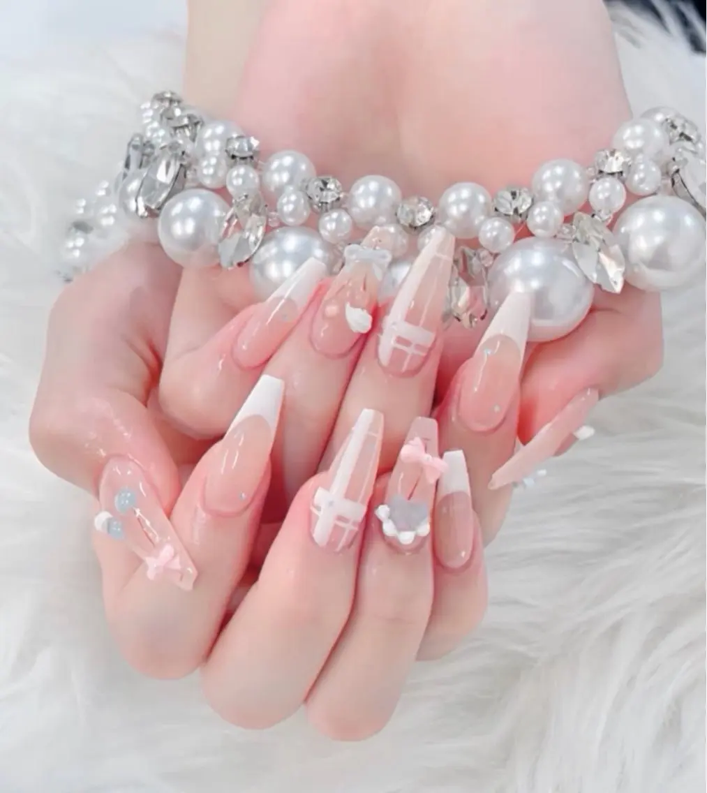 ネイル ハンドネイル ハンドケア Aria Nail Beautyのネイルデザイン