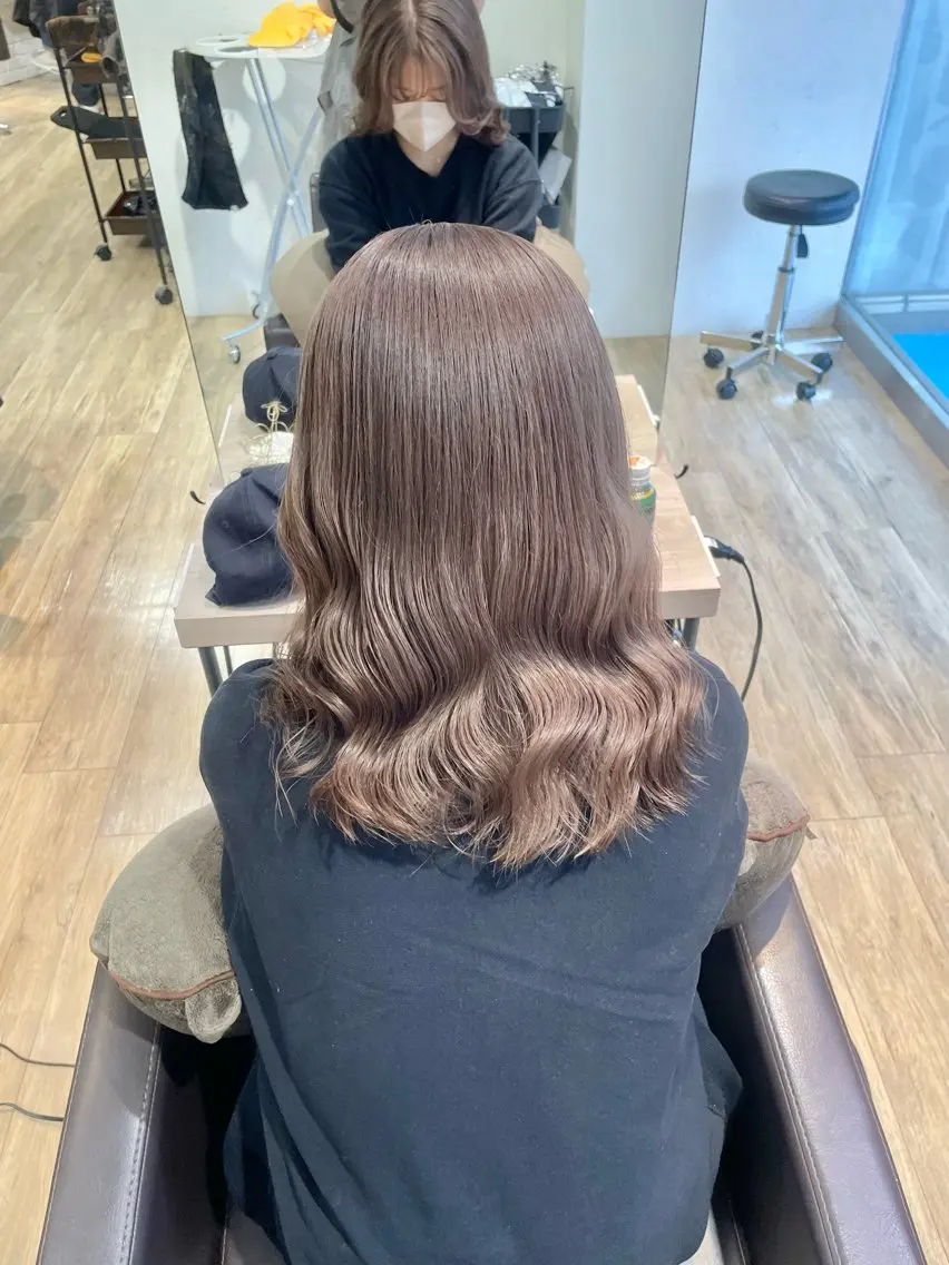 ミディアム 前田 菜奈子のヘアスタイル