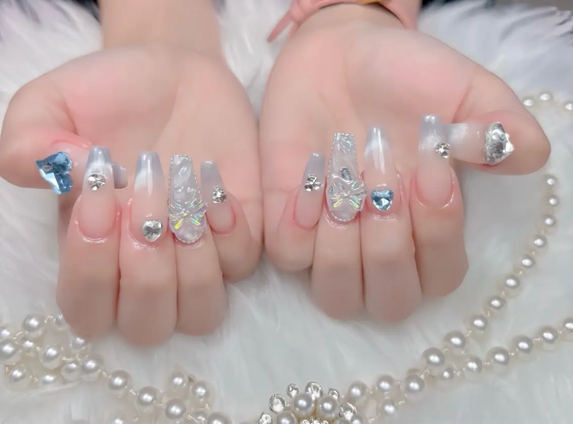 ネイル ブルー チークネイル クリアネイル フラワーネイル フットネイル ハンドネイル Rin Nail 新大久保店のネイルデザイン