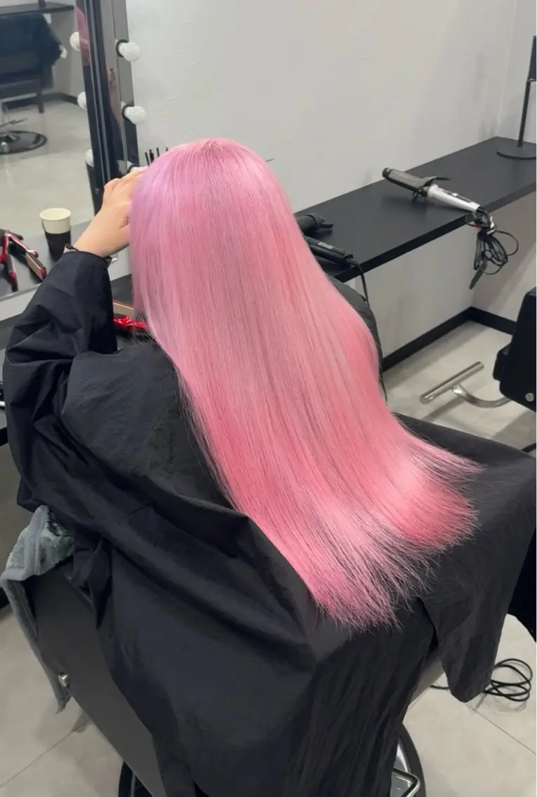 ロング レイヤー・ブリーチ kiyotoshiのヘアスタイル
