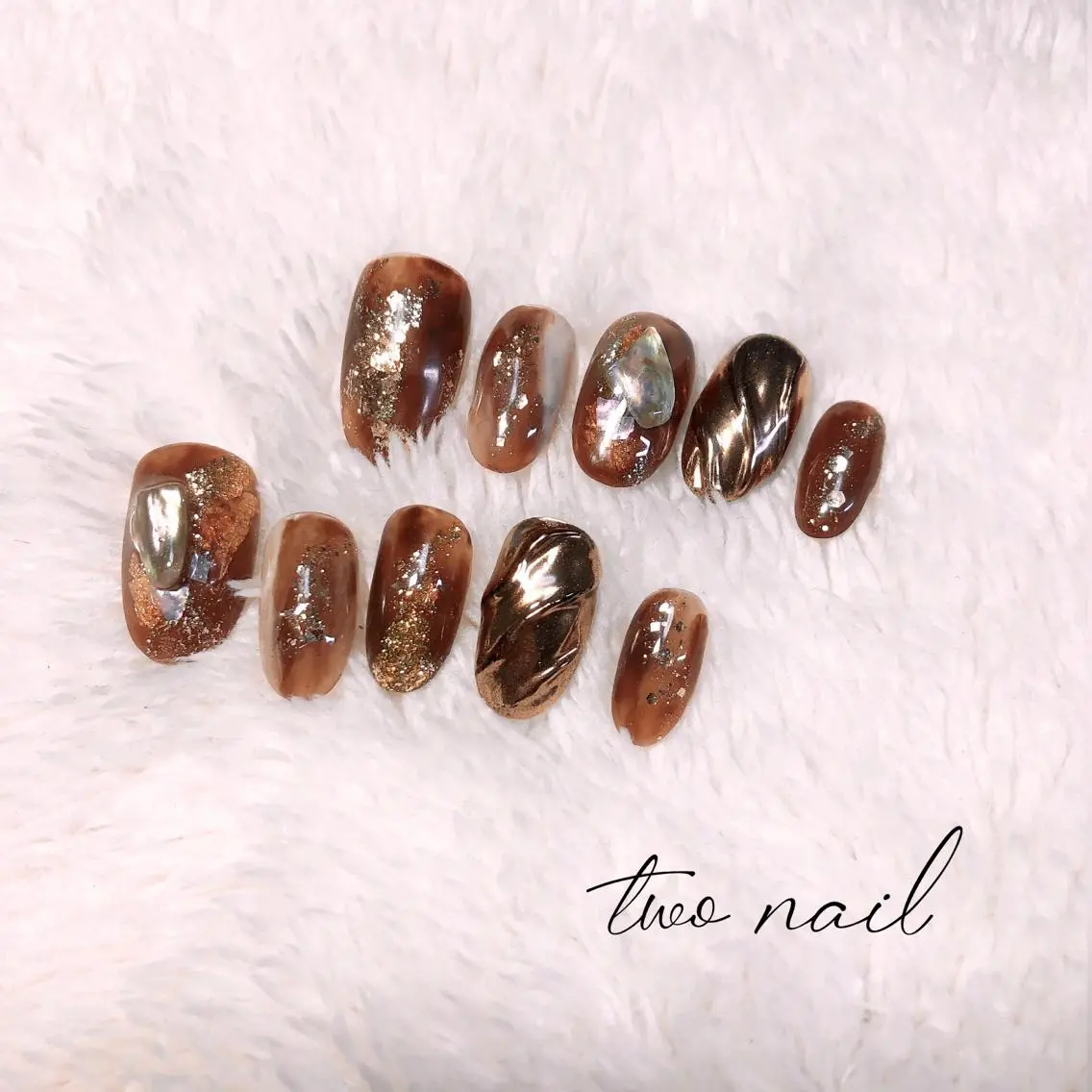 ネイル アートネイル ブラウン 成人式 フットネイル ハート two nailのネイルデザイン