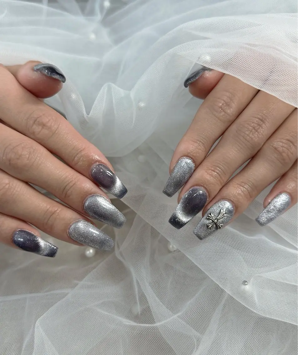 ネイル ハンドネイル LAVISH nanamiのネイルデザイン