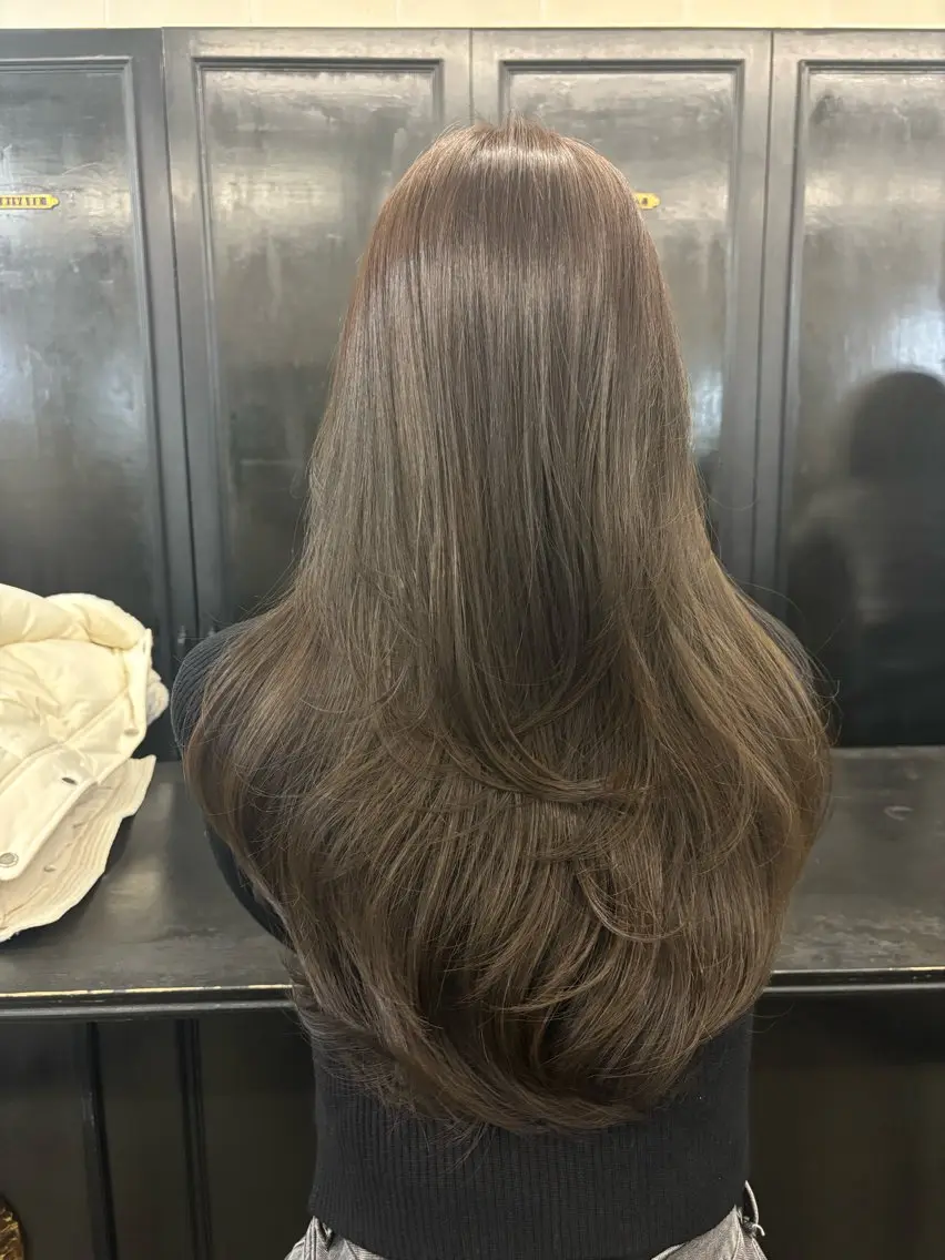 ロング カラー カット ヘアカラー トリートメント オリーブベージュ 🫒🩶Rianaのヘアスタイル