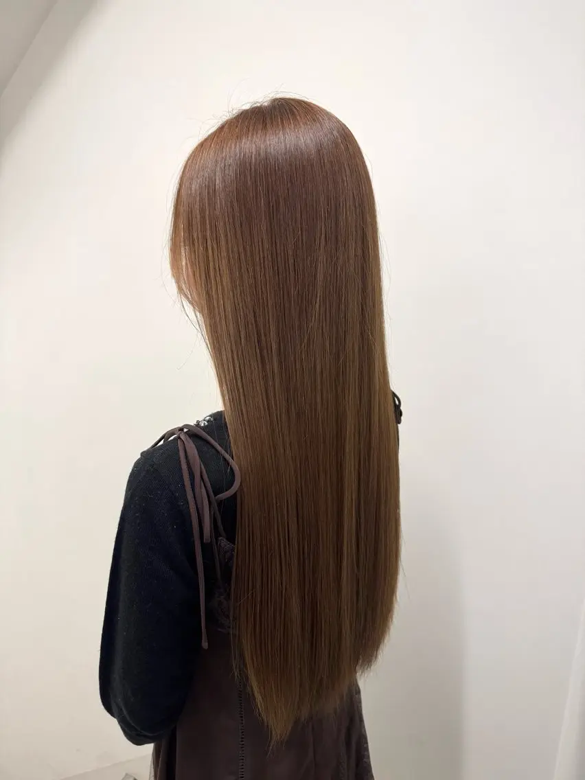 ロング カラー ベージュカラー ブラウンカラー ヘアカラー 新津 七海のヘアスタイル