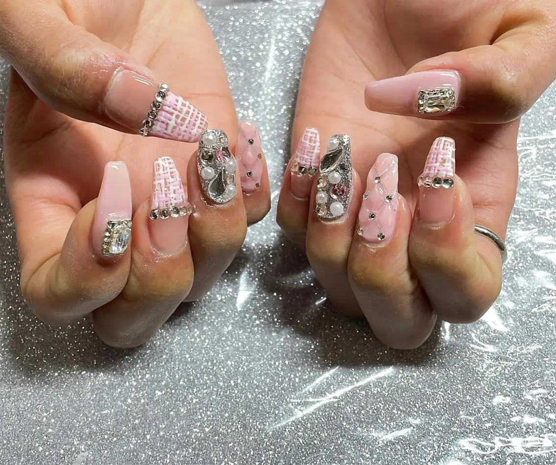 ネイル ハンドネイル VIERU 🌈🎀💖のネイルデザイン