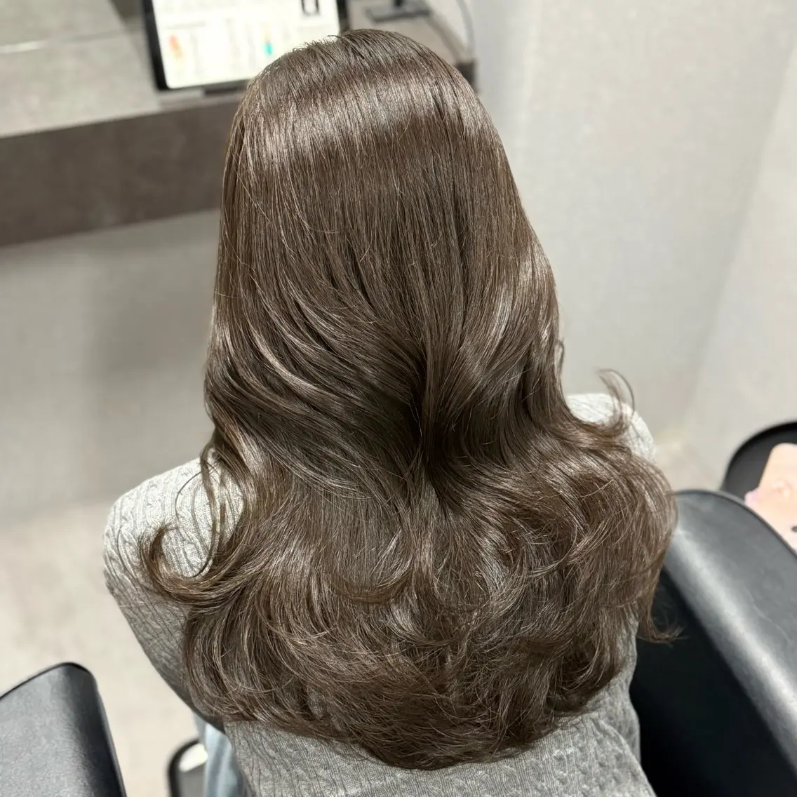 ロング カラー 黒髪 透明感カラー グレージュ オリーブカラー 髪質改善 カット ヘアカラー トリートメント 髪質改善Ⅰ透明感 艶カラーⅠたつやのヘアスタイル