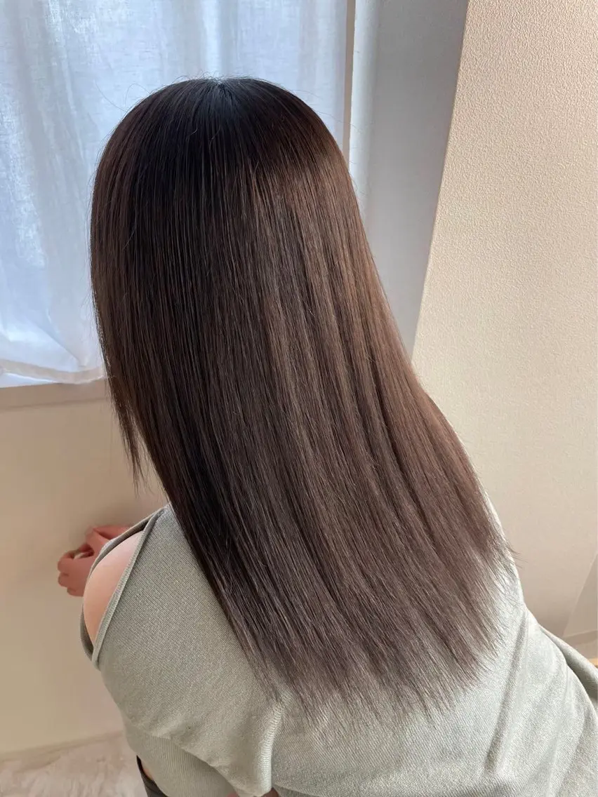 ロング カラー 髙野 未衣菜のヘアスタイル