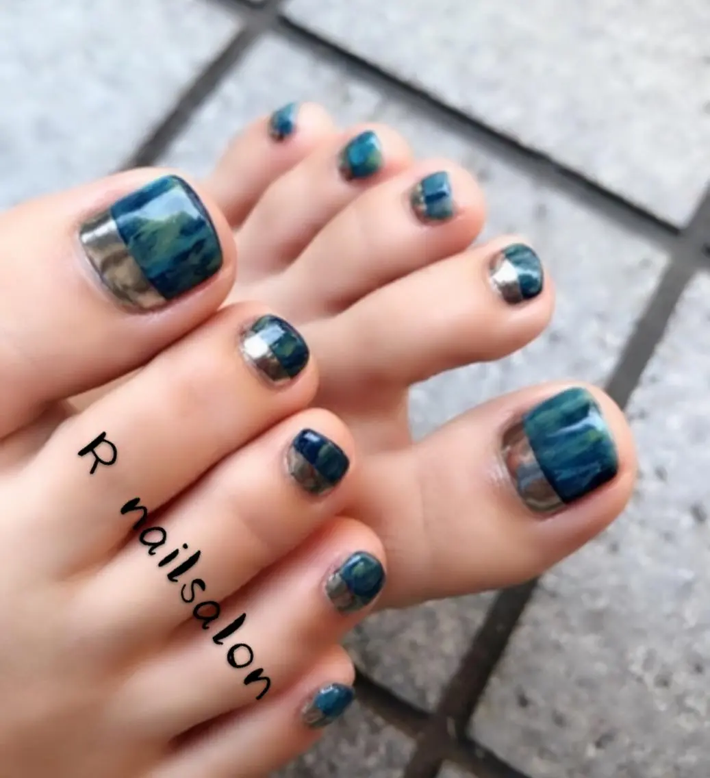 ネイル ミラーネイル ニュアンスネイル フットネイル R salonのネイルデザイン