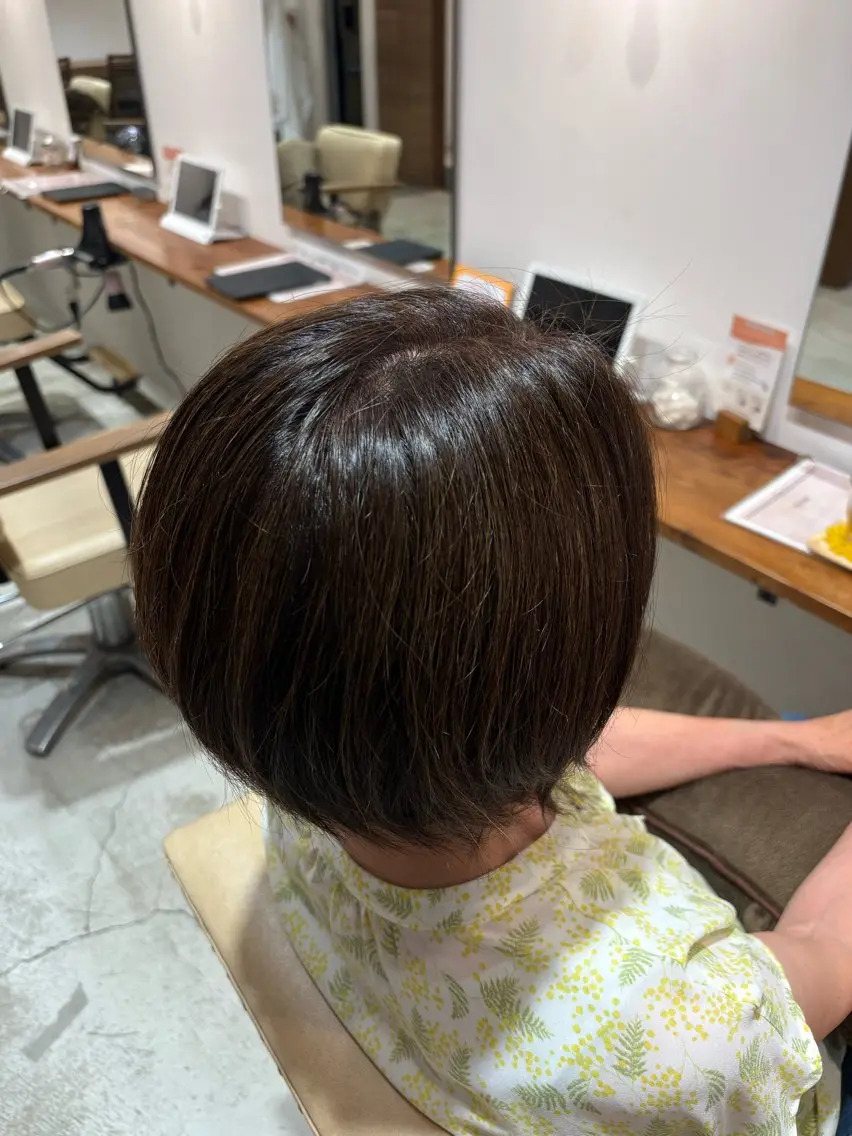 ショート ヘアカラー 藤本 梨那のヘアスタイル