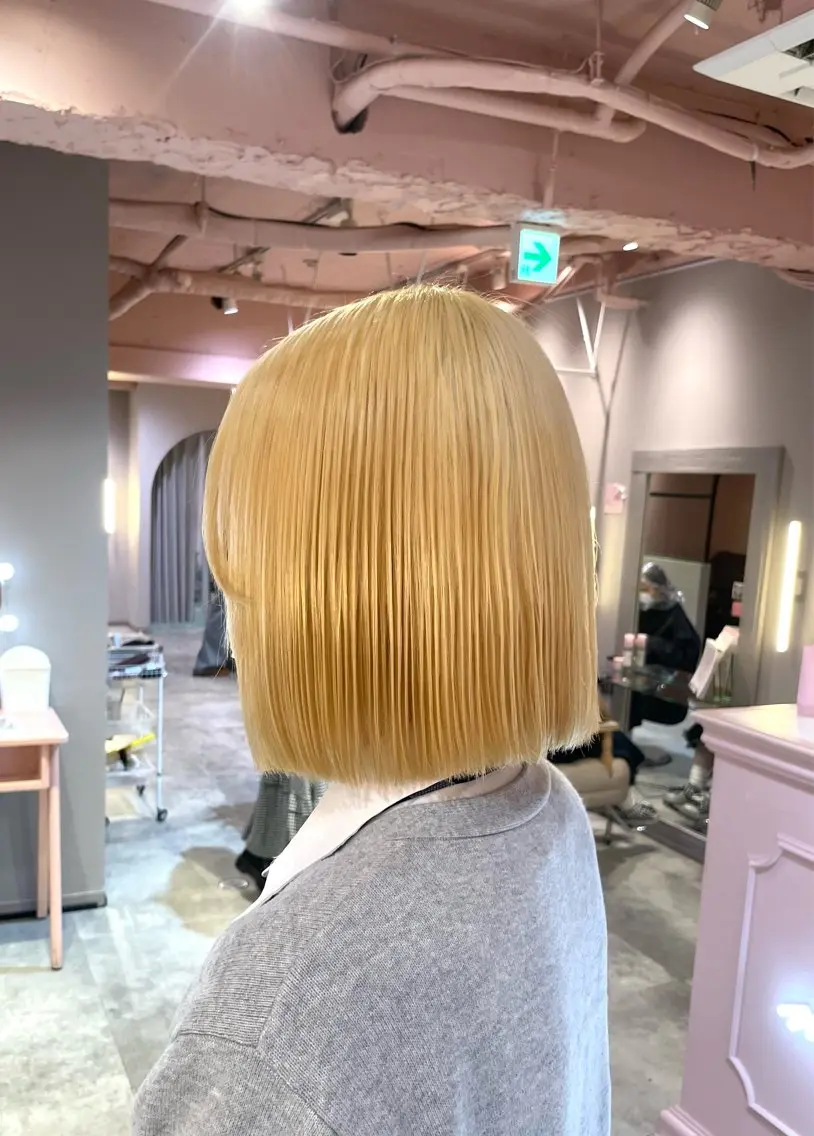 ショート カラー 抜きっぱなしブロンド ブロンド ボブ 柔らかメルティ ヘア🩰Yuuhaのヘアスタイル
