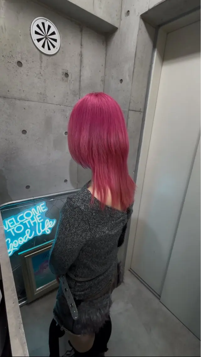 ミディアム カラー ピンクカラー ウルフカット ヘアカラー トリートメント 落ちる黒 森崎雄斗のヘアスタイル