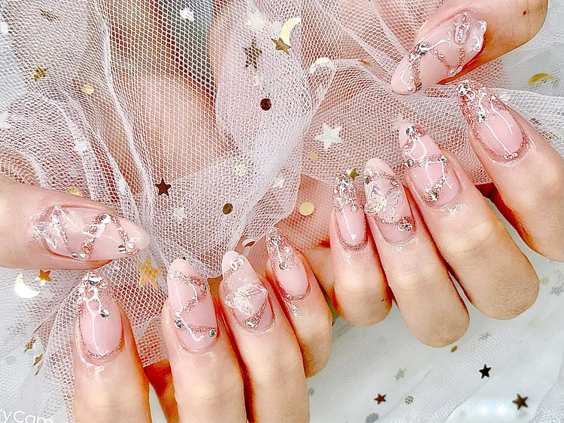 ネイル I-nailロング /ワンホン/キラキラのネイルデザイン