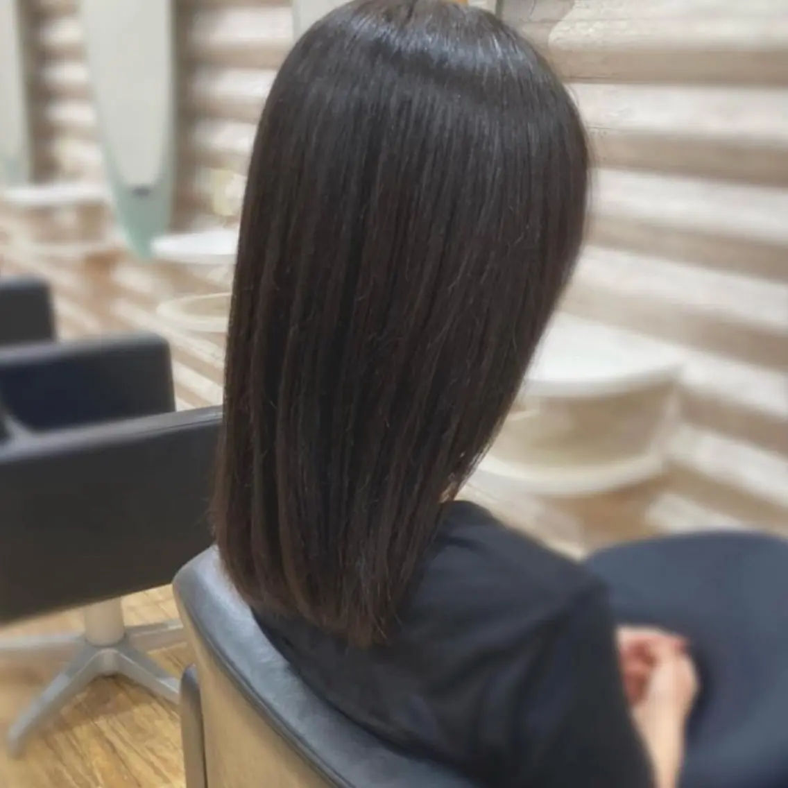 セミロング カラー 髪質改善 カット トリートメント KON｜ごまかさない 艶。酸熱×精密カットのヘアスタイル