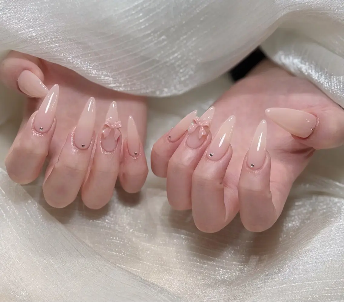 ネイル オーロラネイル チークネイル フットネイル フレンチネイル ジェルネイル ハンドネイル Havi Nailsのネイルデザイン