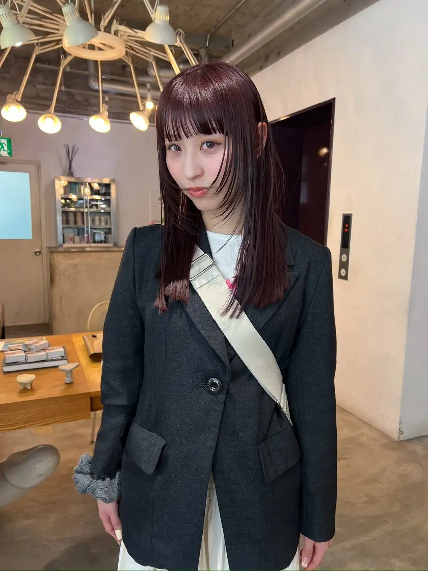 セミロング カット ヘアカラー kotoko 透け感カラーのヘアスタイル