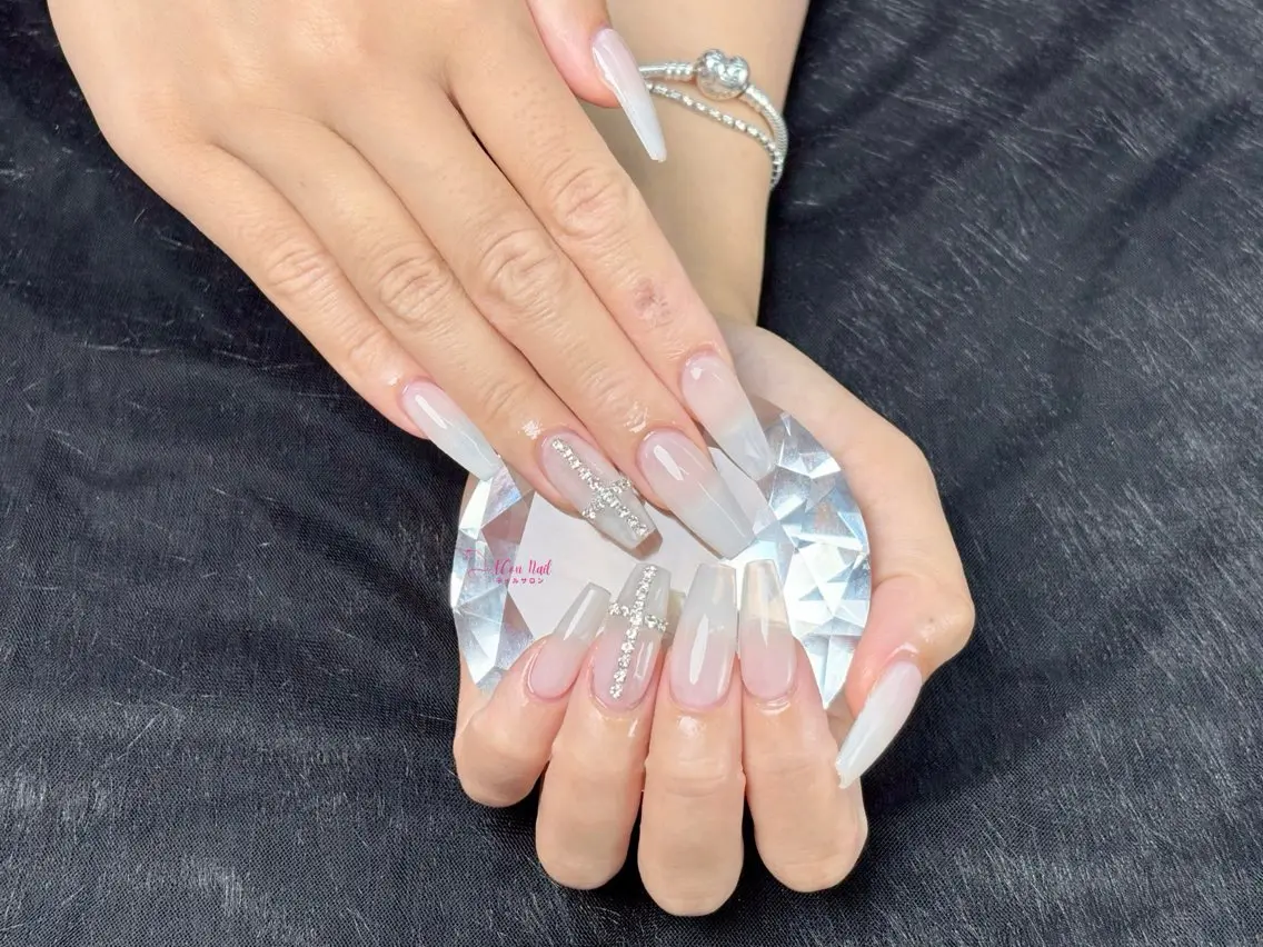 ネイル 桜ネイル 長さ出し フラワーネイル フレンチネイル ジェルネイル ハンドネイル ACon NailSalonのネイルデザイン