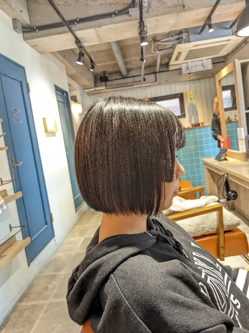 ショート カット alushe 岡 陽子のヘアスタイル