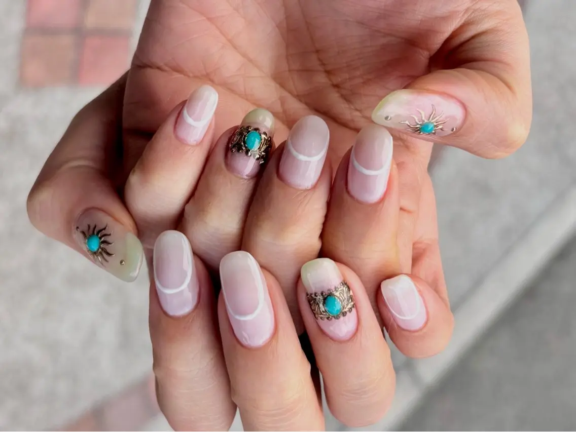 ネイル アートネイル ミラーネイル ハンドネイル nail salon Reversiのネイルデザイン
