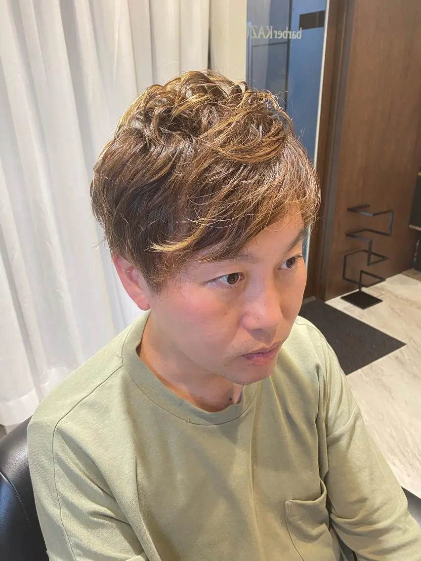 カット＋ファッションカラー（当店に置いてあるカラーのみash,matt,etc..）の写真